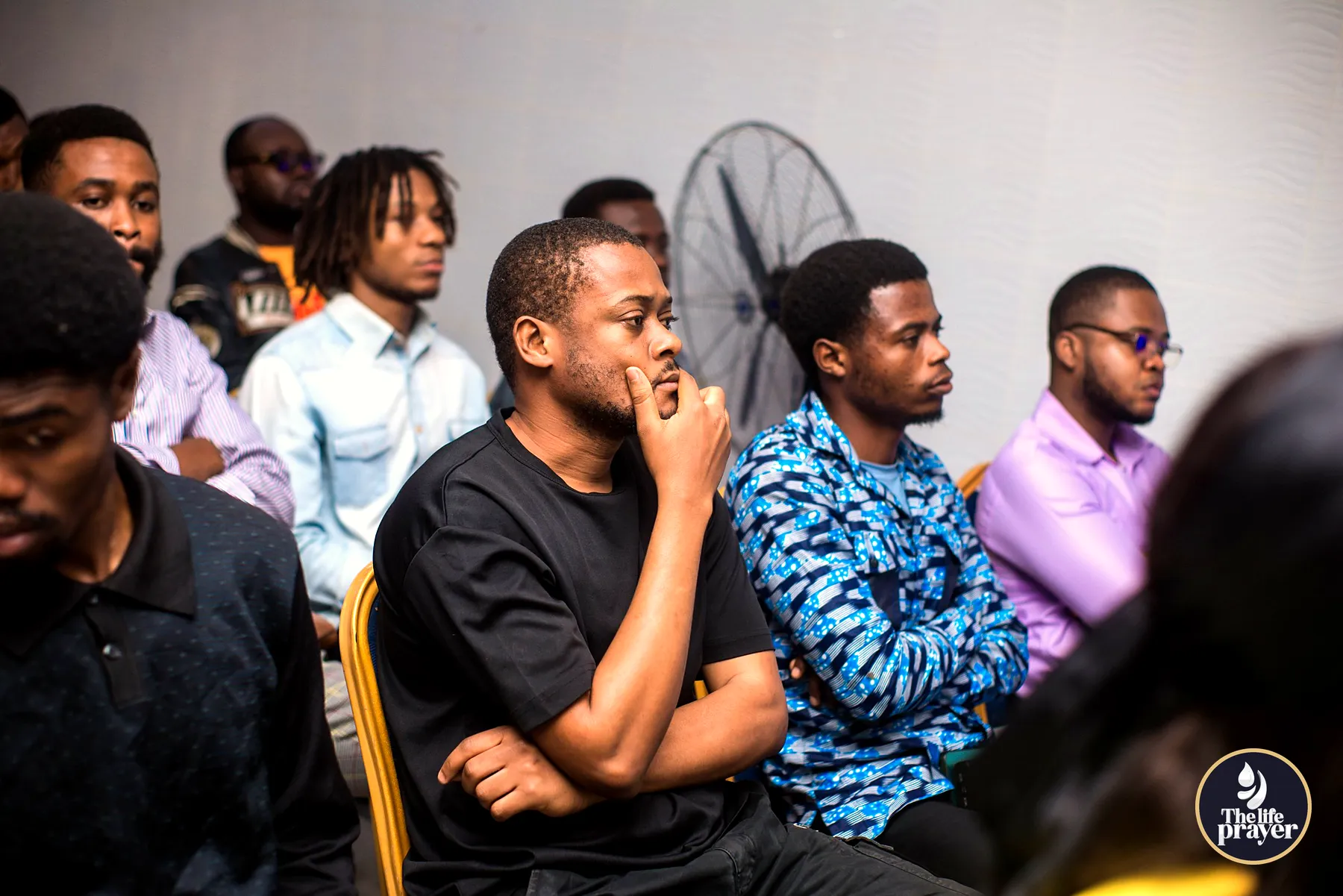 Des participants attentifs à l'enseignement